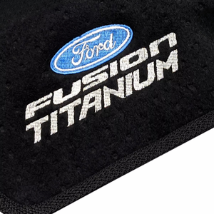 TAPETE CARPETE FUSION TITANIUM 2013 A 2019 PRETO BORDADO - Exclusive