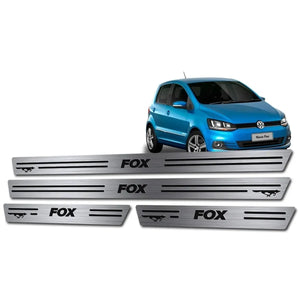 SOLEIRA AÇO INOX PREMIUM EM RELEVO VOLKSWAGEN FOX 2004 A 2021