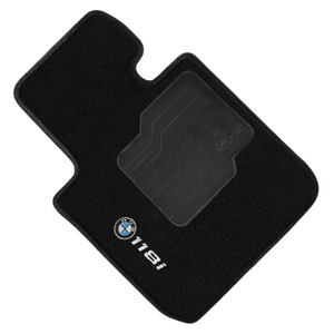 TAPETE CARPETE BMW 118i 2011 A 2019 PRETO BORDADO - Exclusive 