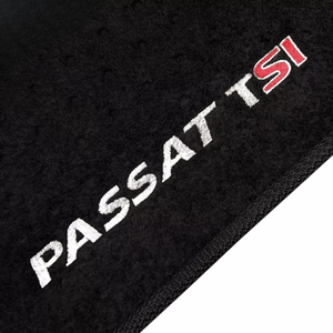 TAPETE CARPETE PASSAT TSI 2011 A 2017 PRETO BORDADO - Exclusive 